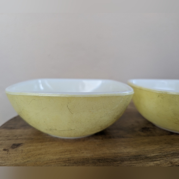 VINTAGE Pyrex 410 Square Hostess Bowl, 12 Ounces, Primary Yellow (Set of 2) - Picture 8 of 13